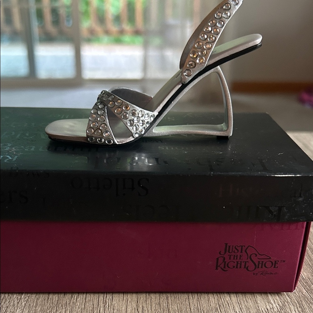 Just The Right Shoe. Dazzle. #25169